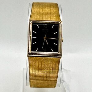 Seiko Vintage Gold and Black Rectangular Unisex Watch Working